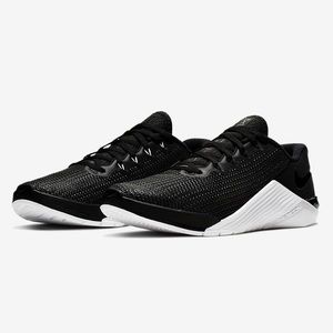 Nike METCON 5 Black and White trainers